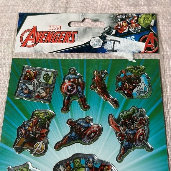 Avengers Marvel superhero stickers 30 stickers shiny & raised puffy stickers NEW - Picture 4 of 10